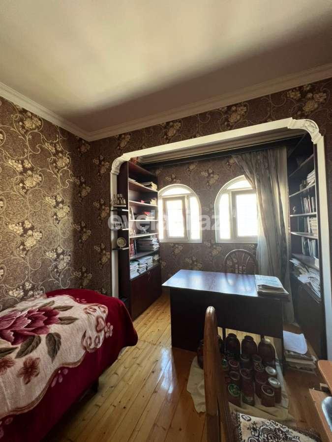 Satılır, köhnə tikili, 4 otaqlı, 100 m², Bakı, Yasamal r, Yeni Yasamal q, İnşaatçılar m.