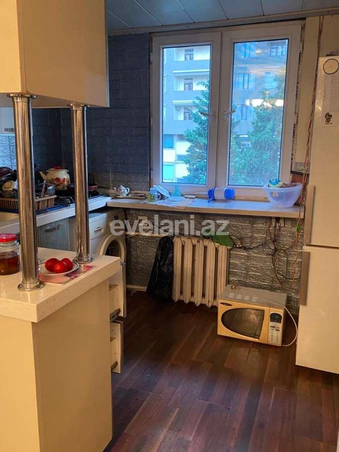 Satılır, köhnə tikili, 3 otaqlı, 74.99 m², Bakı, Yasamal r, İnşaatçılar m.