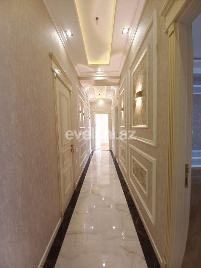 Satılır, köhnə tikili, 4 otaqlı, 153 m², Bakı, Yasamal r, İnşaatçılar m.