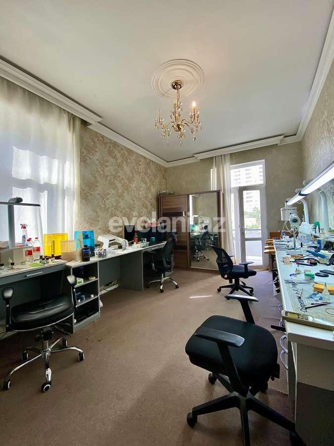 Satılır, köhnə tikili, 3 otaqlı, 75 m², Bakı, Yasamal r, Elmlər Akademiyası m.