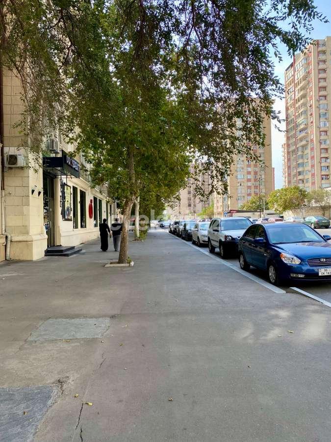 Satılır, köhnə tikili, 3 otaqlı, 75 m², Bakı, Yasamal r, Elmlər Akademiyası m.