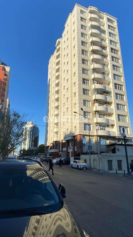 Satılır, yeni tikili, 4 otaqlı, 181 m², Bakı, Yasamal r, İnşaatçılar m.