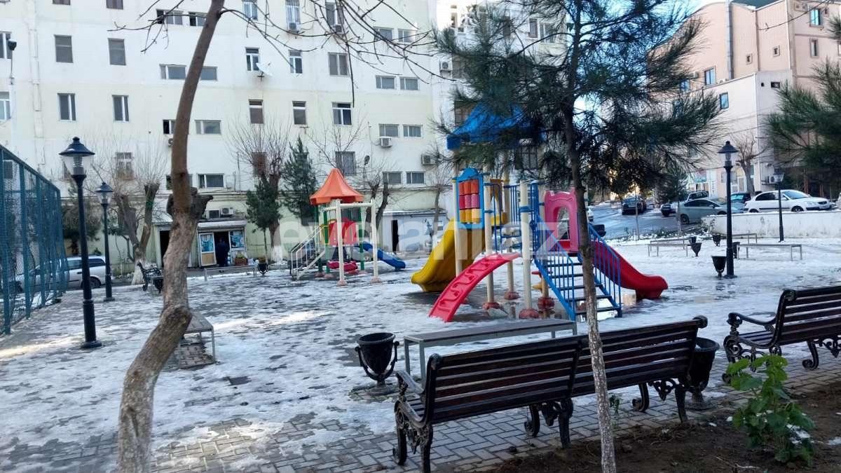 Satılır, köhnə tikili, 3 otaqlı, 75 m², Bakı, Səbail r, Badamdar q.