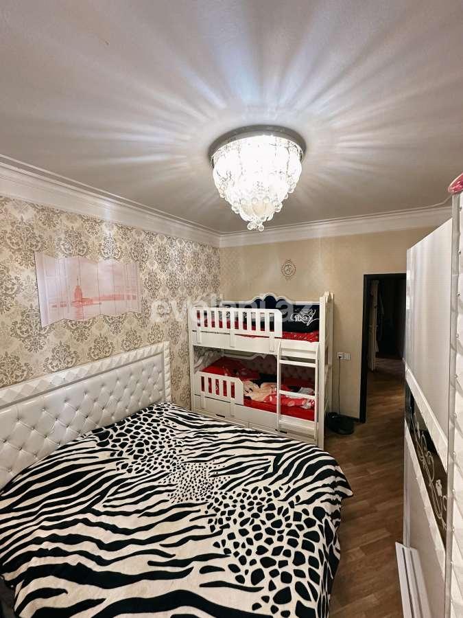 Satılır, köhnə tikili, 2 otaqlı, 60 m², Bakı, Suraxanı r, Günəşli q, Xalqlar Dostluğu m.