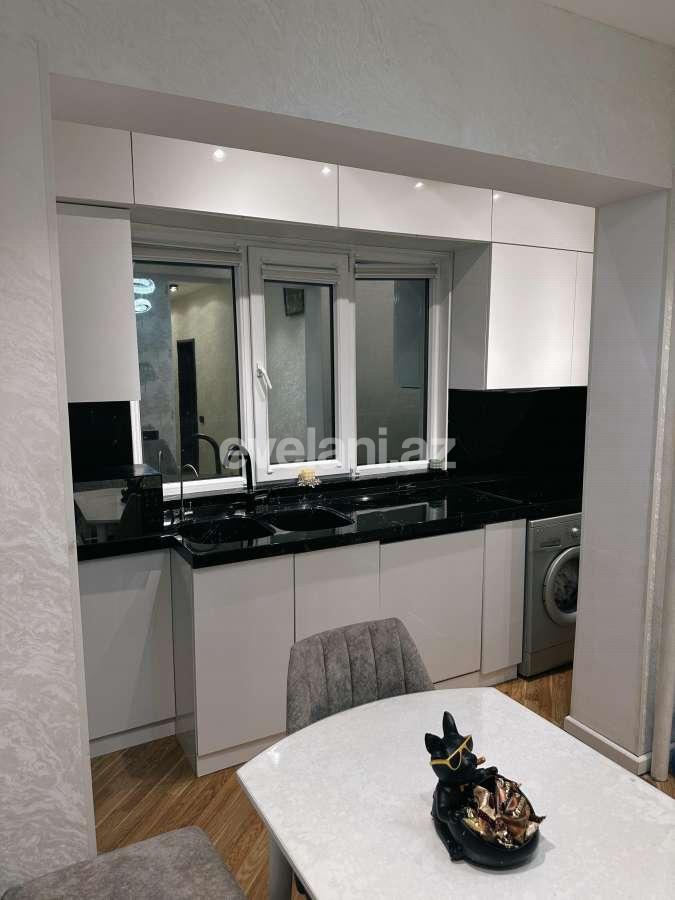 Satılır, köhnə tikili, 2 otaqlı, 60 m², Bakı, Suraxanı r, Günəşli q, Xalqlar Dostluğu m.