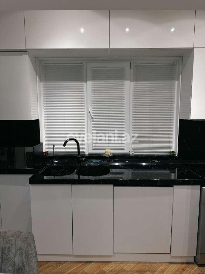 Satılır, köhnə tikili, 2 otaqlı, 60 m², Bakı, Suraxanı r, Günəşli q, Xalqlar Dostluğu m.