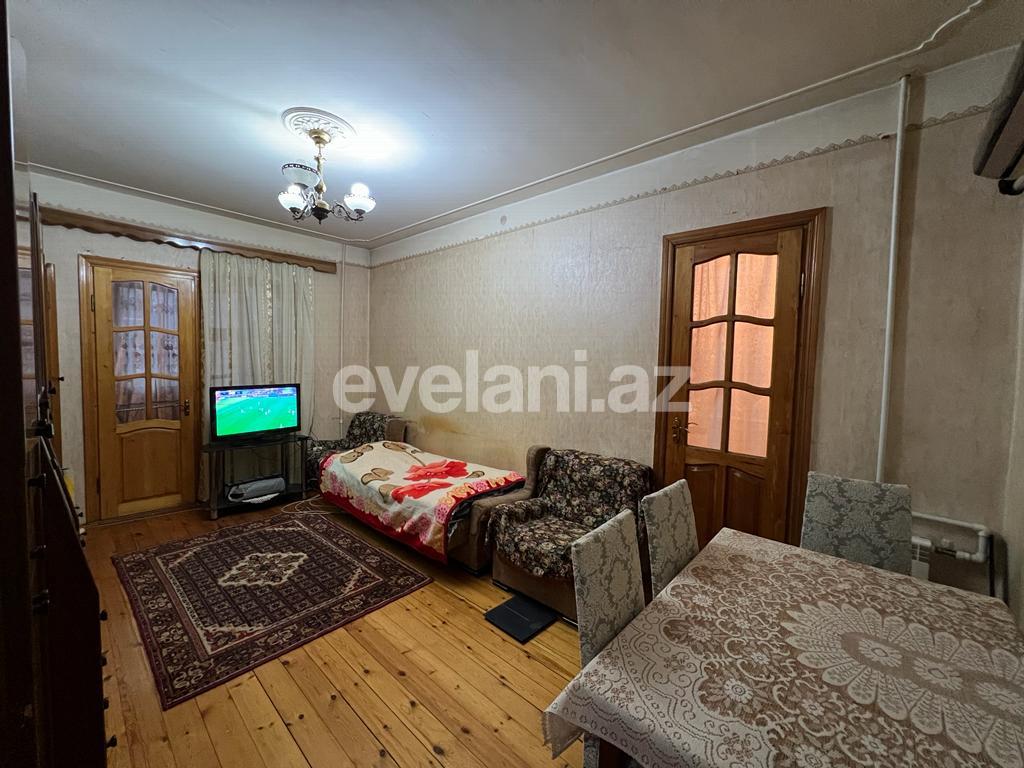 Satılır, köhnə tikili, 3 otaqlı, 70 m², Bakı, Suraxanı r, Yeni Günəşli q.