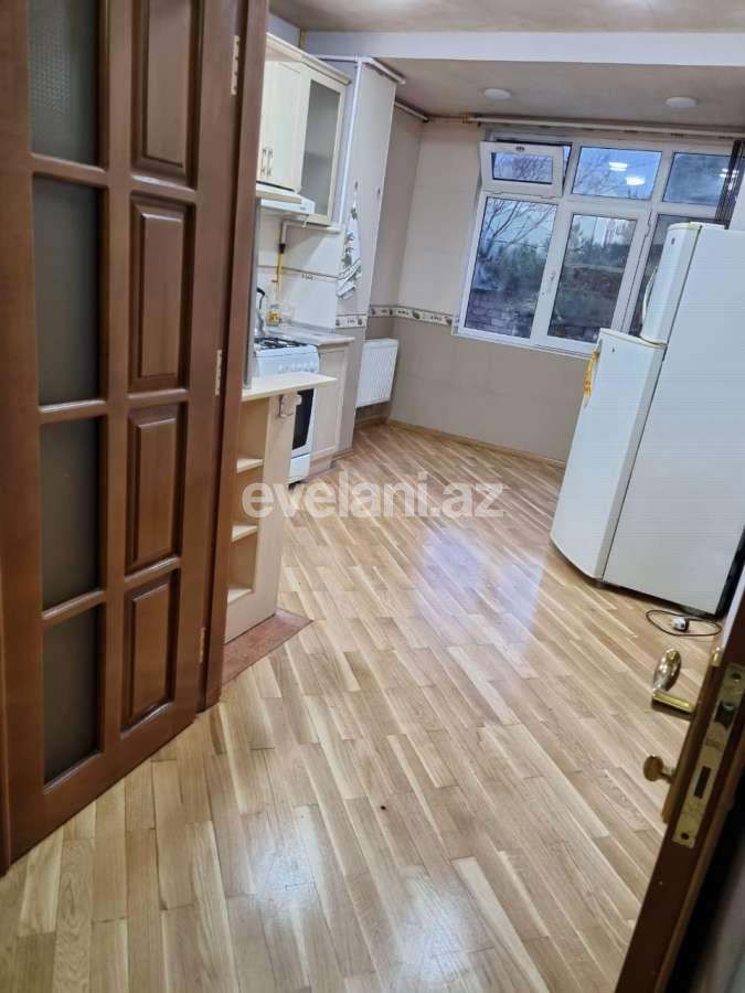 Kirayə verilir, köhnə tikili, 2 otaqlı, 60 m², Bakı, Nəsimi r, 4-cü mikrorayon q, Memar Əcəmi m.