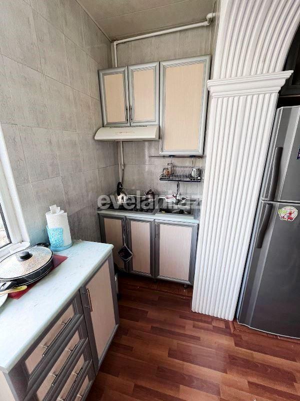 Sale, old building, 3 room, 75 m², Baku, Surakhani r, Yeni Guneshli d.