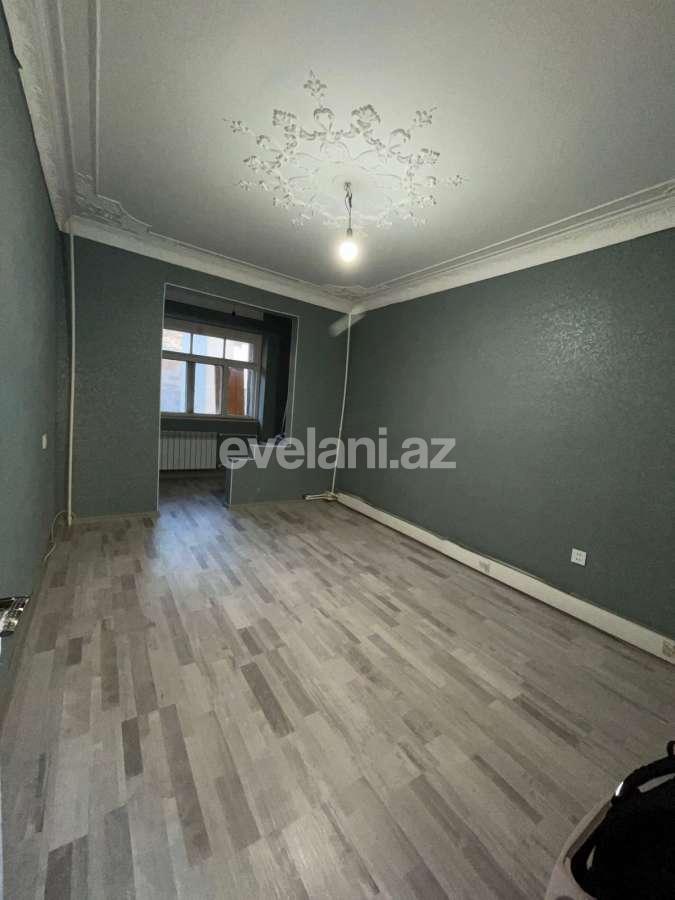 Sale, old building, 4 room, 110 m², Baku, Khatai r.