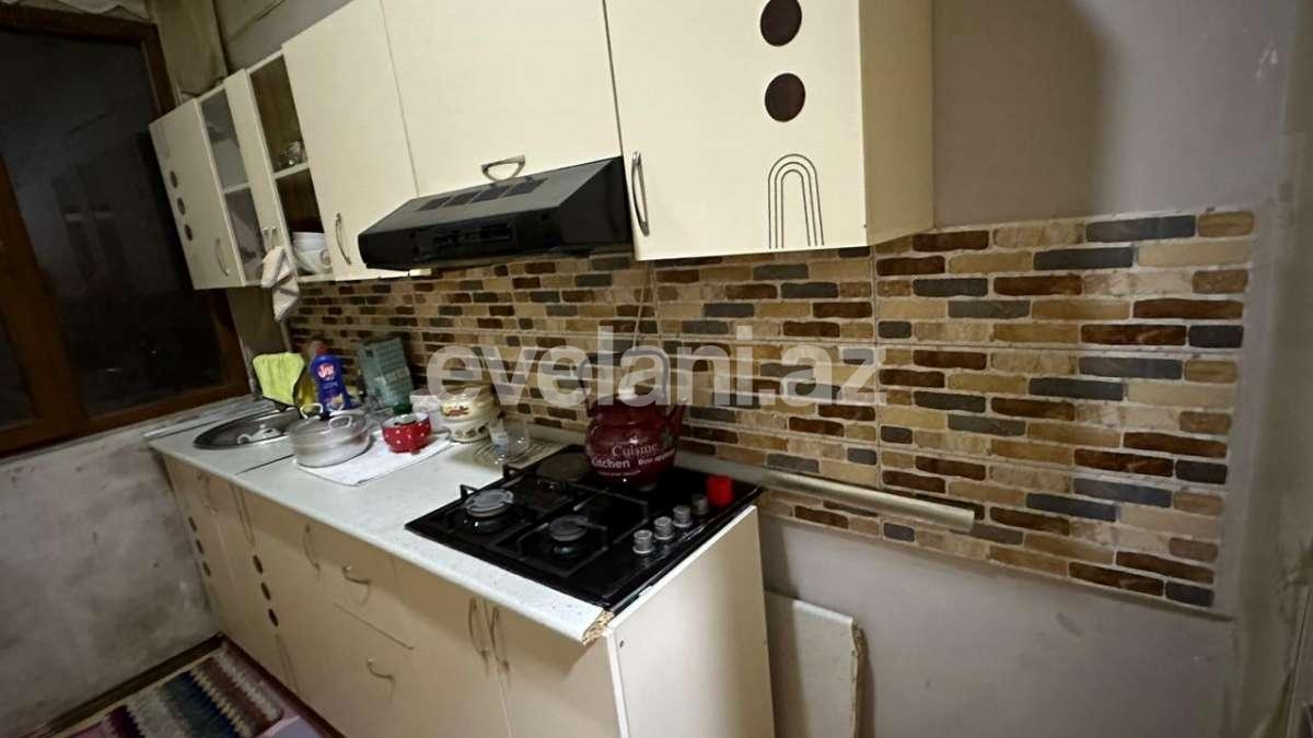 Satılır, köhnə tikili, 2 otaqlı, 45 m², Bakı, Binəqədi r, M. Rəsulzadə q, Azadlıq prospekti m.