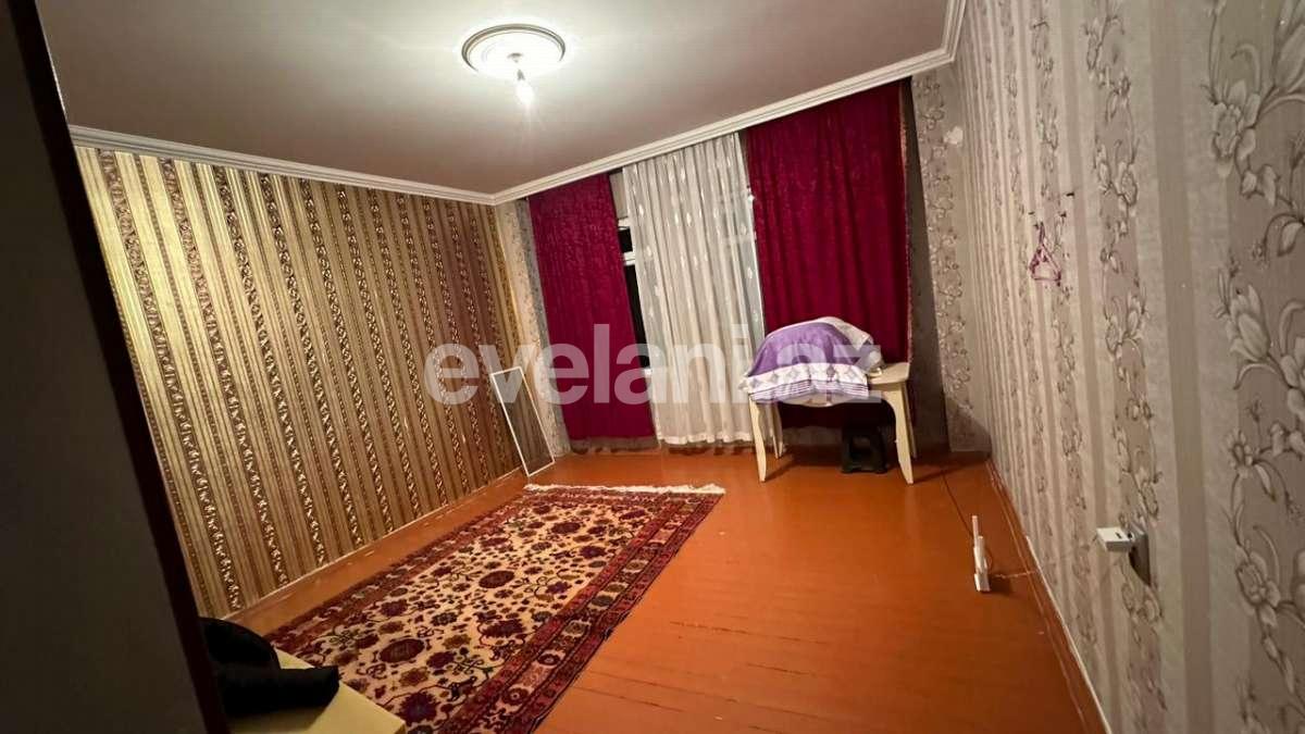 Satılır, köhnə tikili, 2 otaqlı, 45 m², Bakı, Binəqədi r, M. Rəsulzadə q, Azadlıq prospekti m.