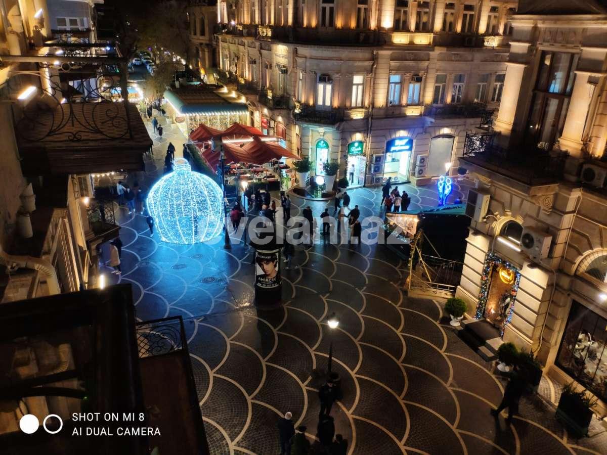 Сдаётся, вторичка, 2-комнаты, 65 m², Баку, Сабаильский r, Ичери Шехер m.