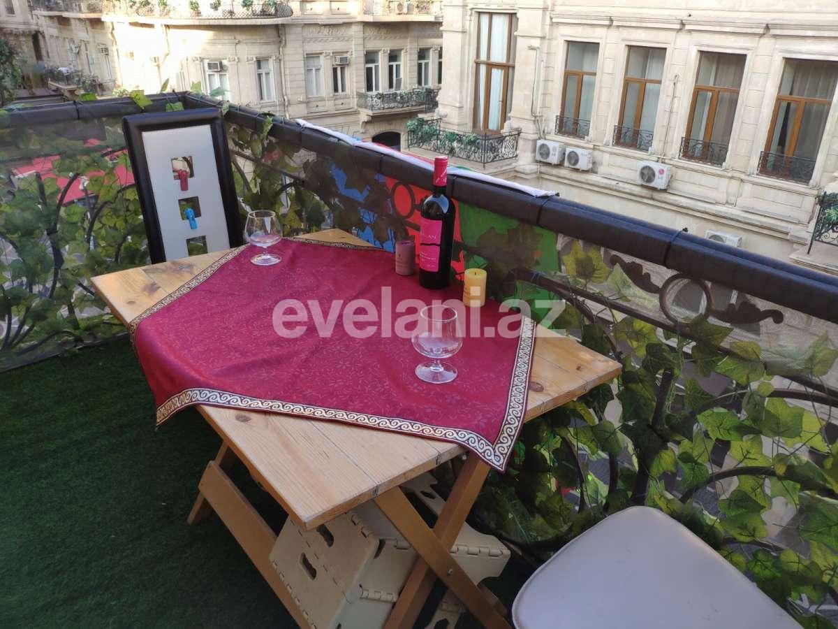 Сдаётся, вторичка, 2-комнаты, 65 m², Баку, Сабаильский r, Ичери Шехер m.