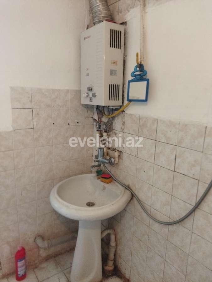 Kirayə verilir, köhnə tikili, 1 otaqlı, 25 m², Bakı, Binəqədi r, 8-ci mikrorayon q, Azadlıq prospekti m.