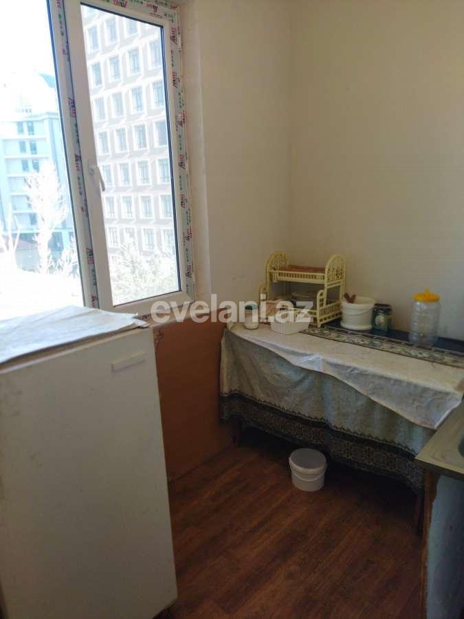 Kirayə verilir, köhnə tikili, 1 otaqlı, 25 m², Bakı, Binəqədi r, 8-ci mikrorayon q, Azadlıq prospekti m.