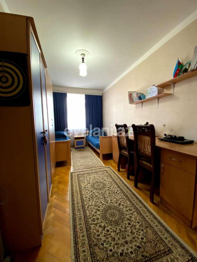 Продаётся, вторичка, 3-комнаты, 70 m², Баку, Сабаильский r, Ичери Шехер m.