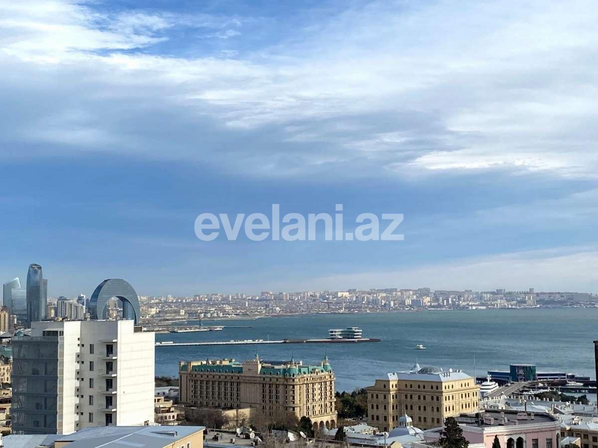 Продаётся, вторичка, 3-комнаты, 70 m², Баку, Сабаильский r, Ичери Шехер m.