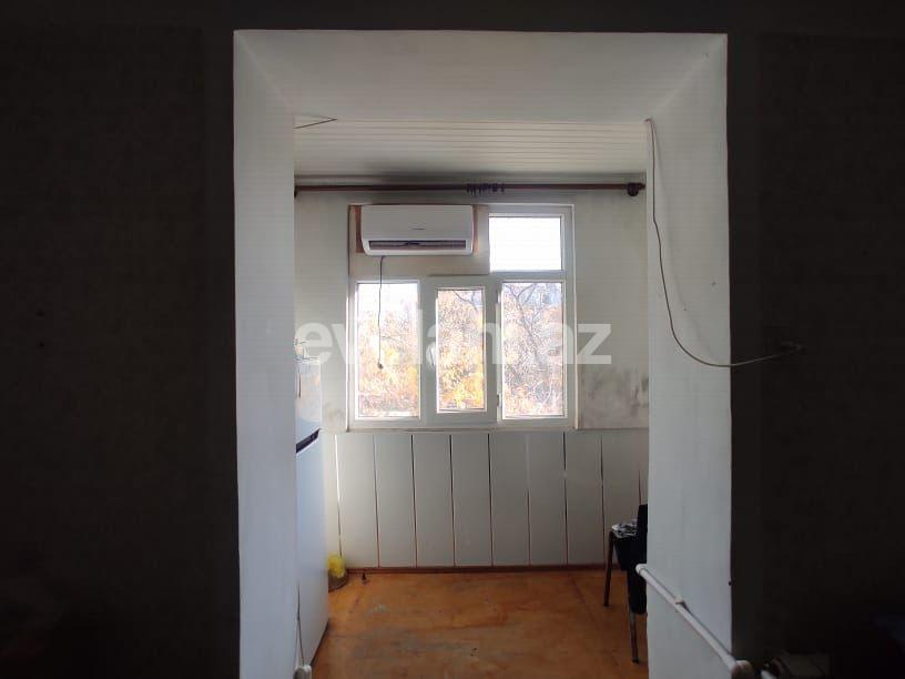 Satılır, köhnə tikili, 1 otaqlı, 20 m², Bakı, Yasamal r, Elmlər Akademiyası m.