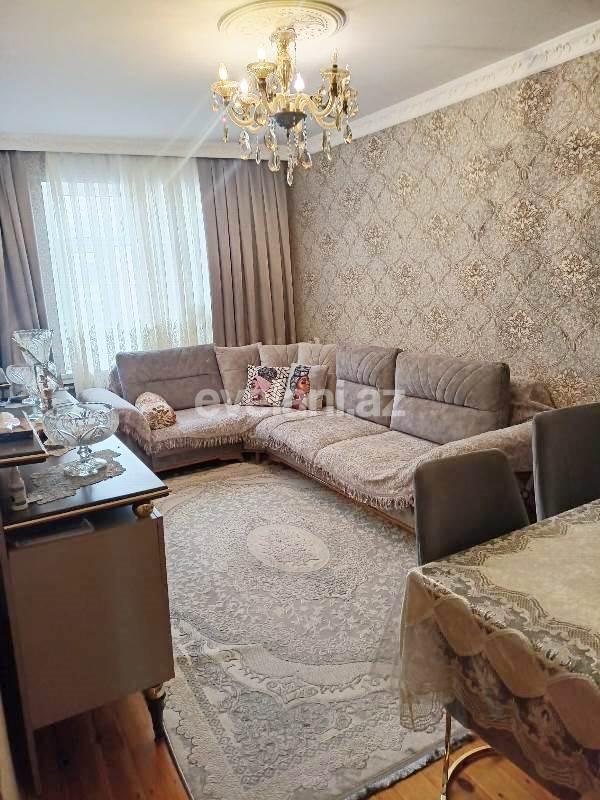Satılır, köhnə tikili, 3 otaqlı, 70 m², Bakı, Suraxanı r, Qaraçuxur q, Neftçilər m.