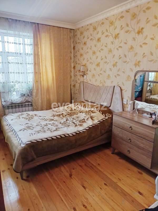 Satılır, köhnə tikili, 3 otaqlı, 70 m², Bakı, Suraxanı r, Qaraçuxur q, Neftçilər m.