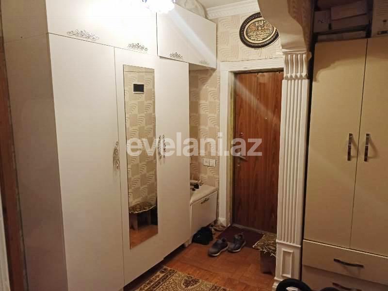 Satılır, köhnə tikili, 3 otaqlı, 70 m², Bakı, Suraxanı r, Qaraçuxur q, Neftçilər m.