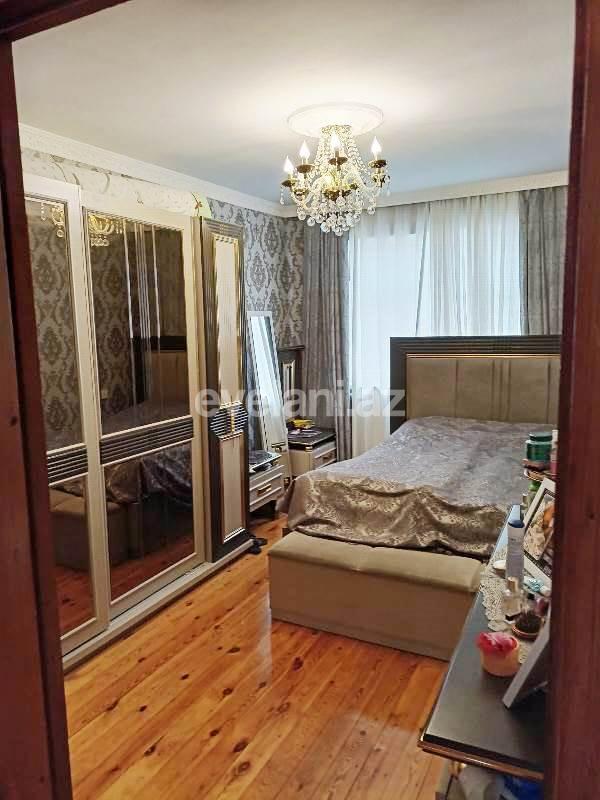 Satılır, köhnə tikili, 3 otaqlı, 70 m², Bakı, Suraxanı r, Qaraçuxur q, Neftçilər m.