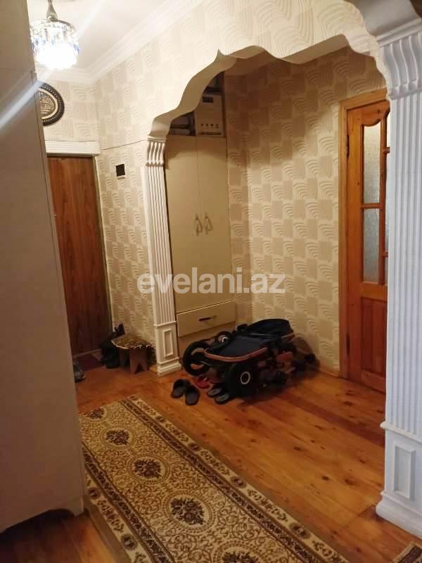 Satılır, köhnə tikili, 3 otaqlı, 70 m², Bakı, Suraxanı r, Qaraçuxur q, Neftçilər m.