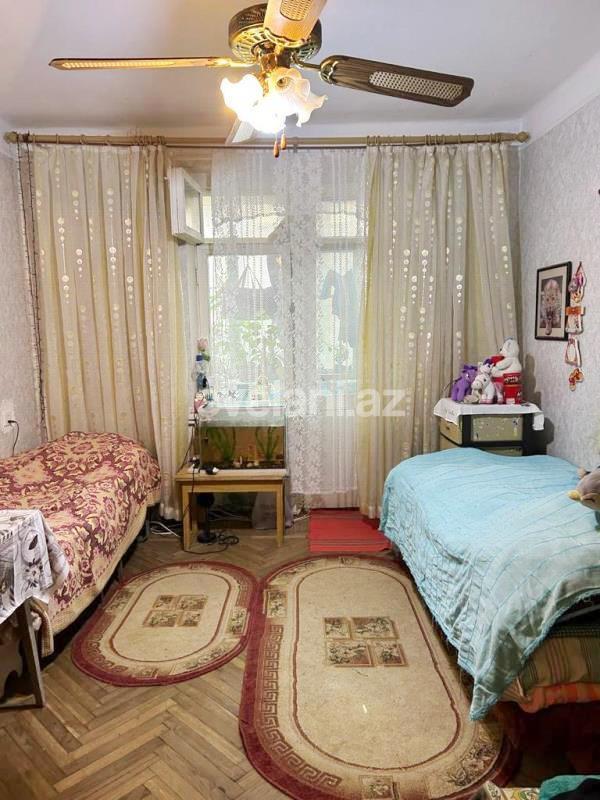 Satılır, köhnə tikili, 4 otaqlı, 100 m², Bakı, Nizami r, 8-ci kilometr q, Xalqlar Dostluğu m.