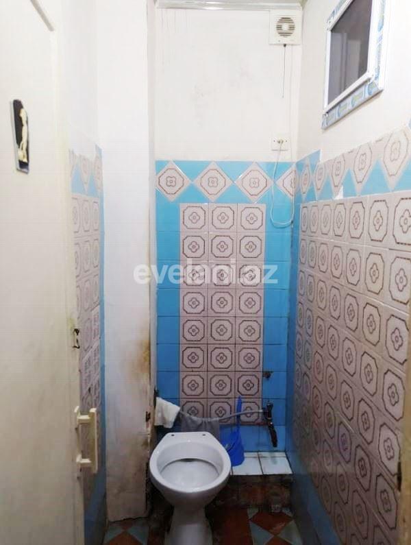 Satılır, köhnə tikili, 4 otaqlı, 100 m², Bakı, Nizami r, 8-ci kilometr q, Xalqlar Dostluğu m.