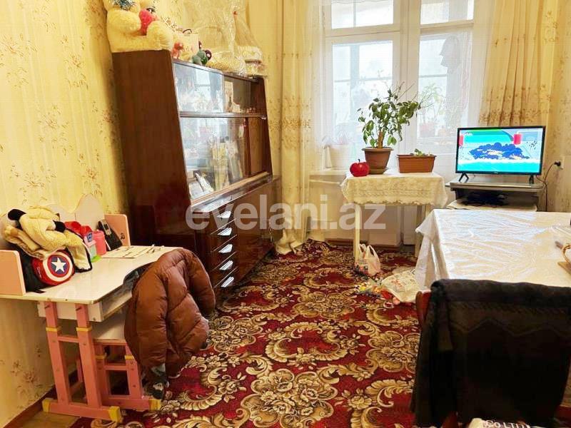 Satılır, köhnə tikili, 4 otaqlı, 100 m², Bakı, Nizami r, 8-ci kilometr q, Xalqlar Dostluğu m.