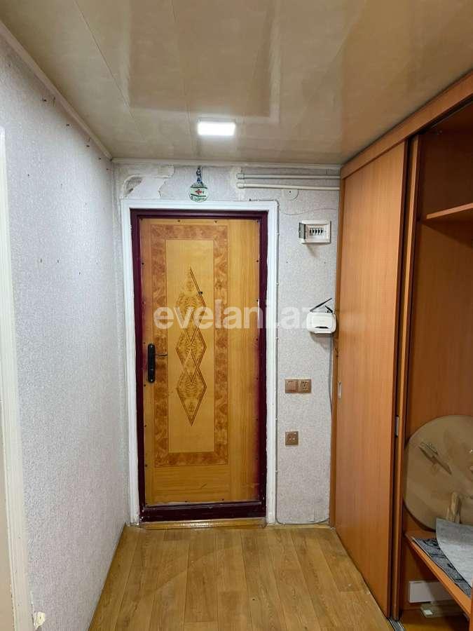 Sale, old building, 3 room, 70 m², Baku, Nizami r, 8-th kilometer d, Neftchilar m.