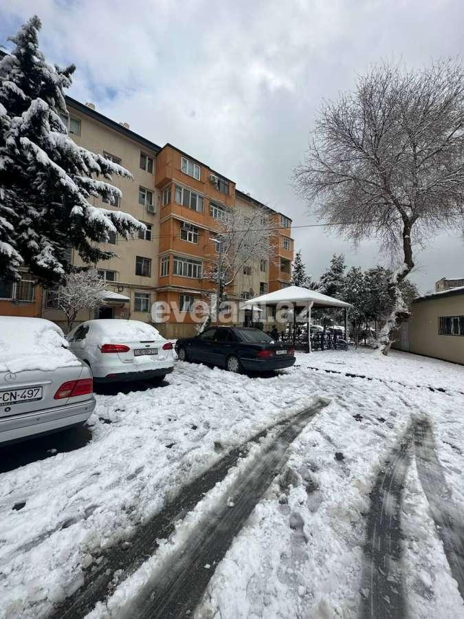 Satılır, köhnə tikili, 3 otaqlı, 70 m², Bakı, Nizami r, Qara Qarayev m.