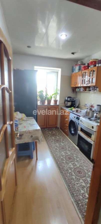Satılır, köhnə tikili, 3 otaqlı, 70 m², Bakı, Nizami r, 8-ci kilometr q, Neftçilər m.