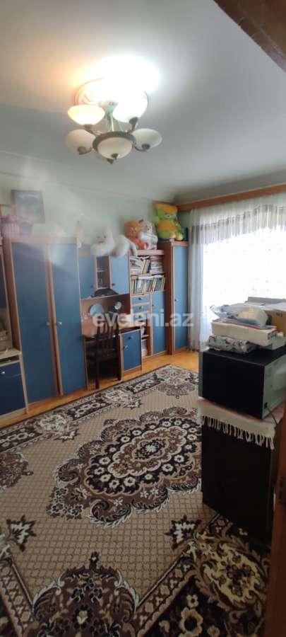 Satılır, köhnə tikili, 3 otaqlı, 70 m², Bakı, Nizami r, 8-ci kilometr q, Neftçilər m.
