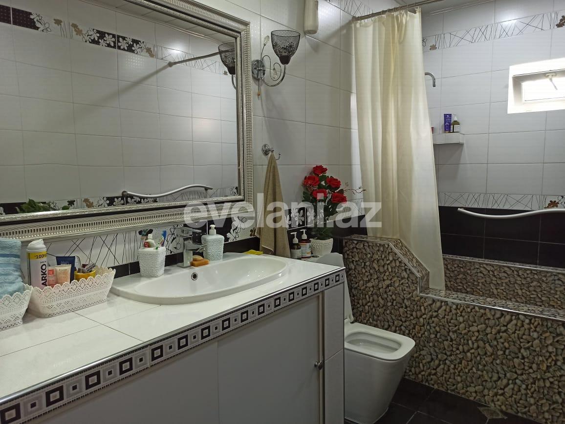 Satılır, həyət evi / bağ, 7 otaqlı, 300 m², Bakı, Binəqədi r, M. Rəsulzadə q, Azadlıq prospekti m.