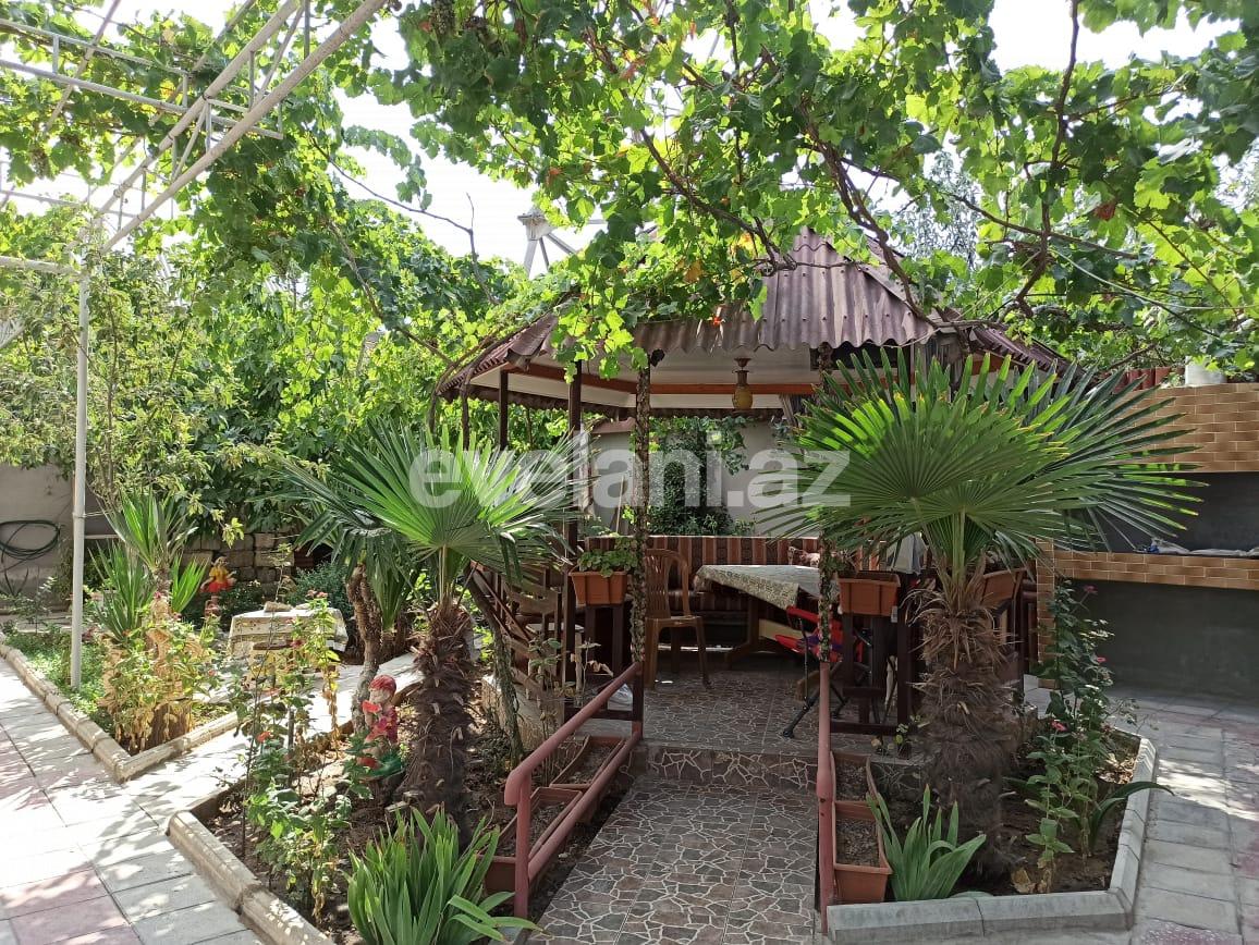 Satılır, həyət evi / bağ, 7 otaqlı, 300 m², Bakı, Binəqədi r, M. Rəsulzadə q, Azadlıq prospekti m.