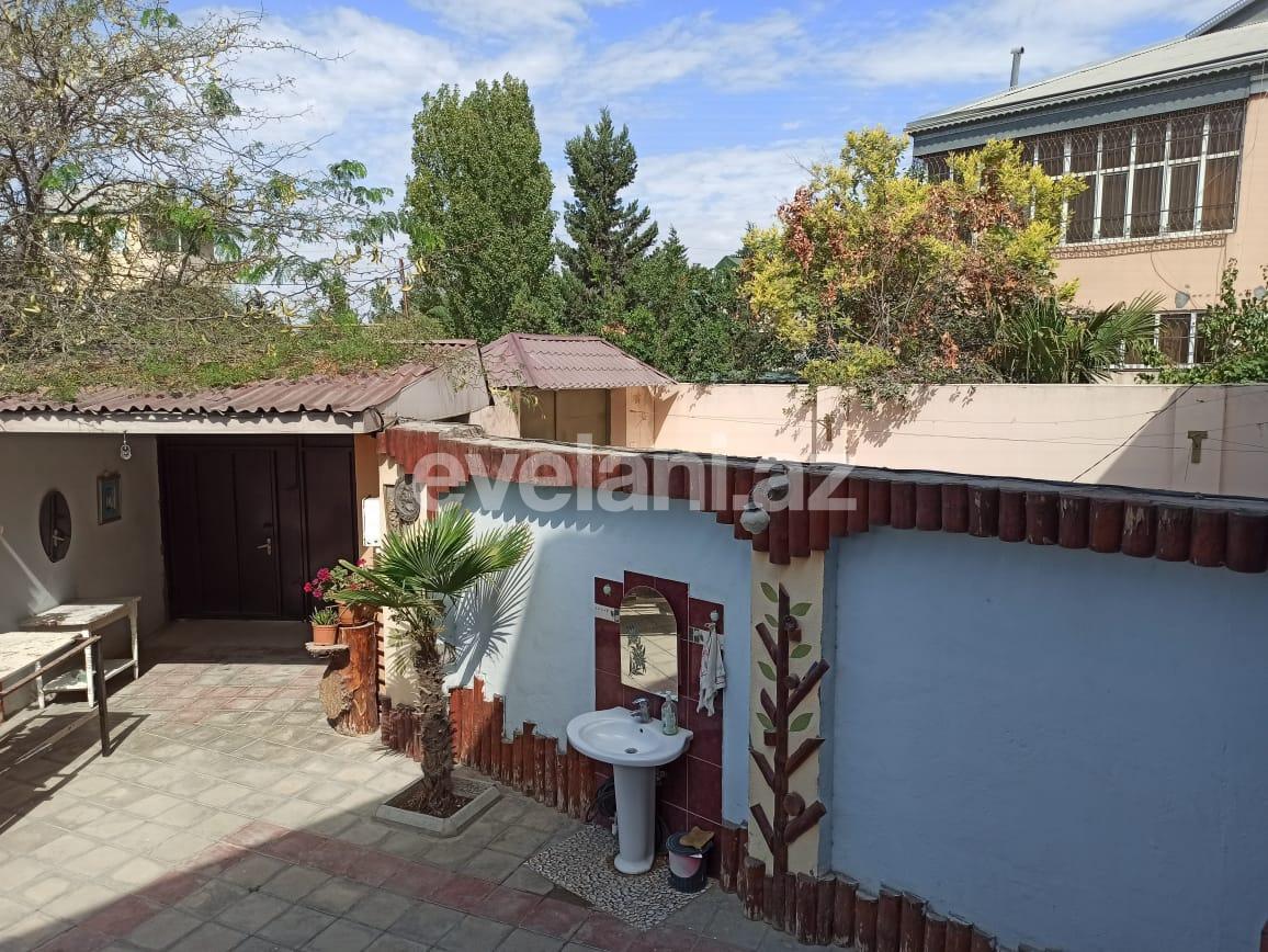 Satılır, həyət evi / bağ, 7 otaqlı, 300 m², Bakı, Binəqədi r, M. Rəsulzadə q, Azadlıq prospekti m.