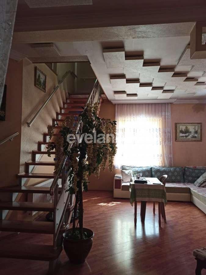 Satılır, həyət evi / bağ, 7 otaqlı, 300 m², Bakı, Binəqədi r, M. Rəsulzadə q, Azadlıq prospekti m.