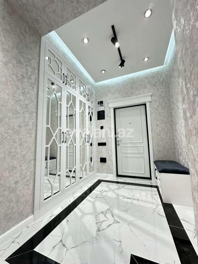 Satılır, yeni tikili, 3 otaqlı, 130 m², Bakı, Nizami r, 8-ci kilometr q, Qara Qarayev m.