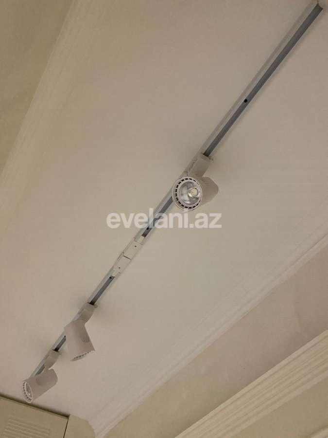 Satılır, köhnə tikili, 4 otaqlı, 106 m², Bakı, Nizami r, Xalqlar Dostluğu m.