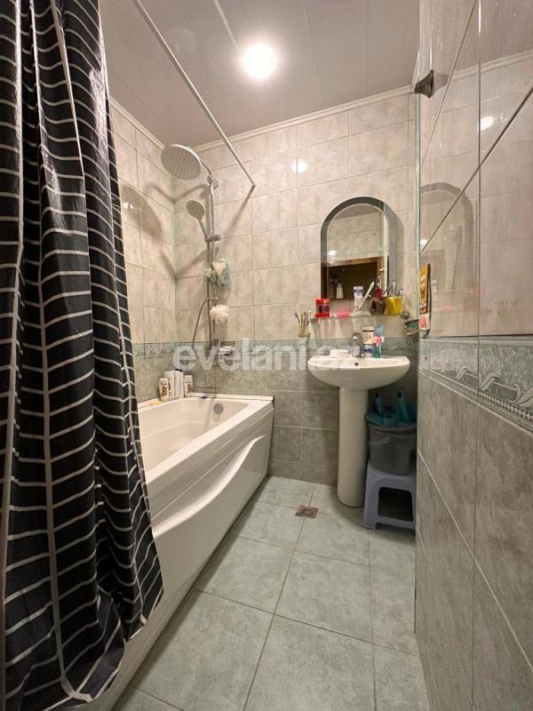 Satılır, köhnə tikili, 3 otaqlı, 70 m², Bakı, Nizami r, 8-ci kilometr q, Qara Qarayev m.