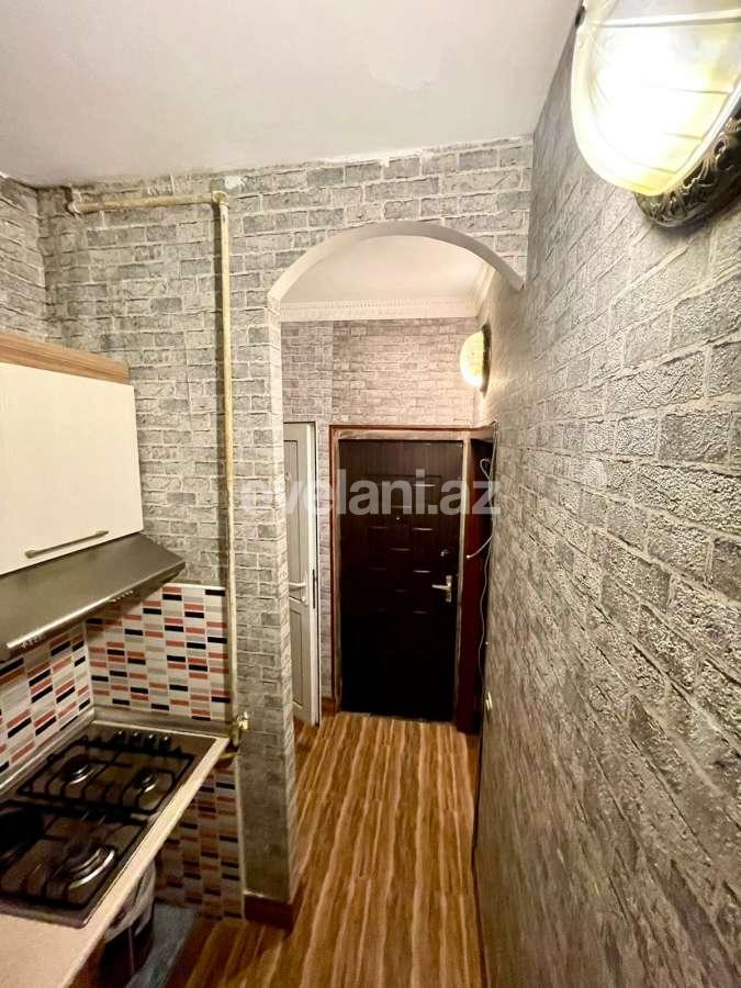 Satılır, köhnə tikili, 2 otaqlı, 35.99 m², Bakı, Nəsimi r, 5-ci mikrorayon q, Memar Əcəmi m.