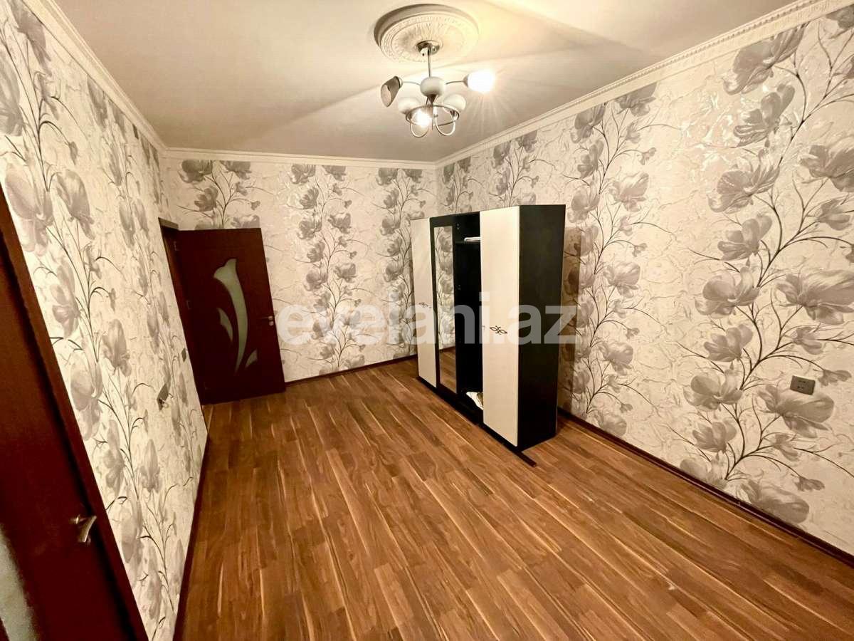 Satılır, köhnə tikili, 2 otaqlı, 35.99 m², Bakı, Nəsimi r, 5-ci mikrorayon q, Memar Əcəmi m.