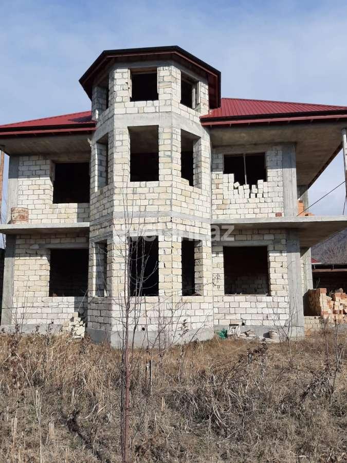 Satılır, yeni tikili, 6 otaqlı, 320 m², Şəki