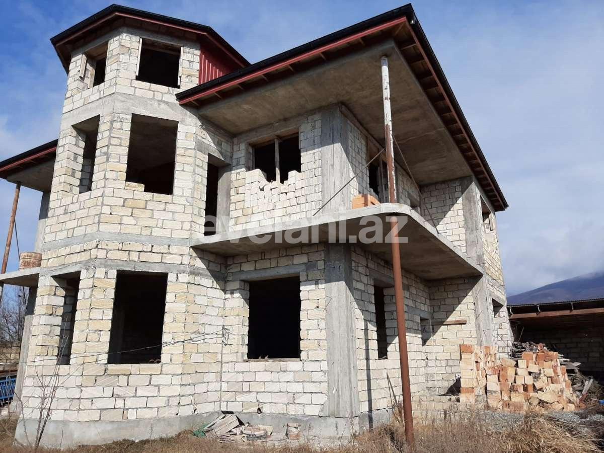 Satılır, yeni tikili, 6 otaqlı, 320 m², Şəki