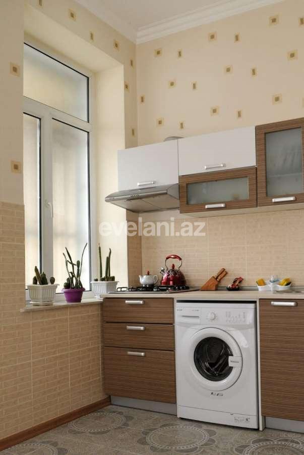 Kirayə verilir, köhnə tikili, 2 otaqlı, 97 m², Bakı, Səbail r, Sahil m.