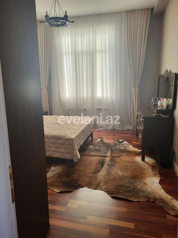 Kirayə verilir, həyət evi / bağ, 5 otaqlı, 300 m², Bakı, Abşeron r, Novxanı q.