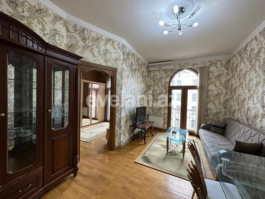 Rent, old building, 2 room, 65 m², Baku, Nasimi r.