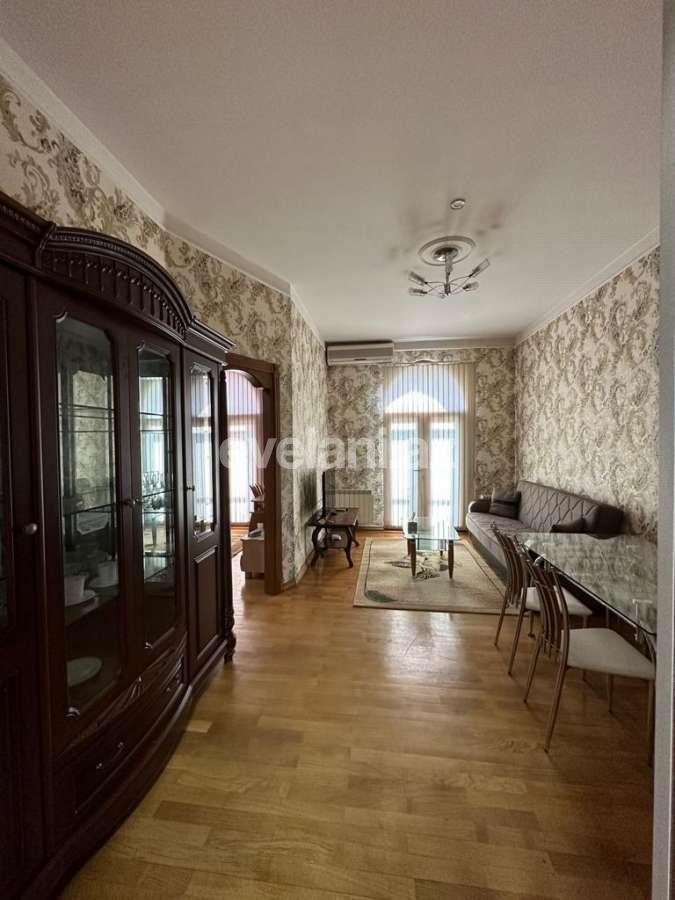 Rent, old building, 2 room, 65 m², Baku, Nasimi r.